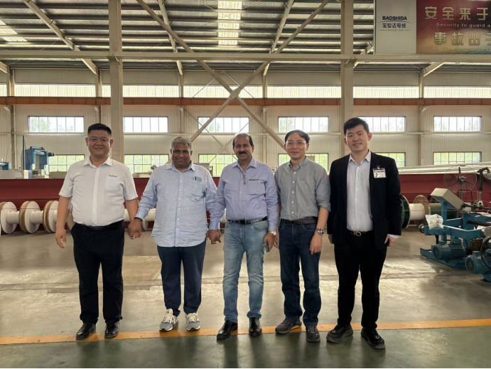 International Trade Department Welcomes Visitors from India and Russia for Factory Tour